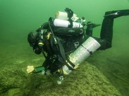 Diver using the UWIS system underwater